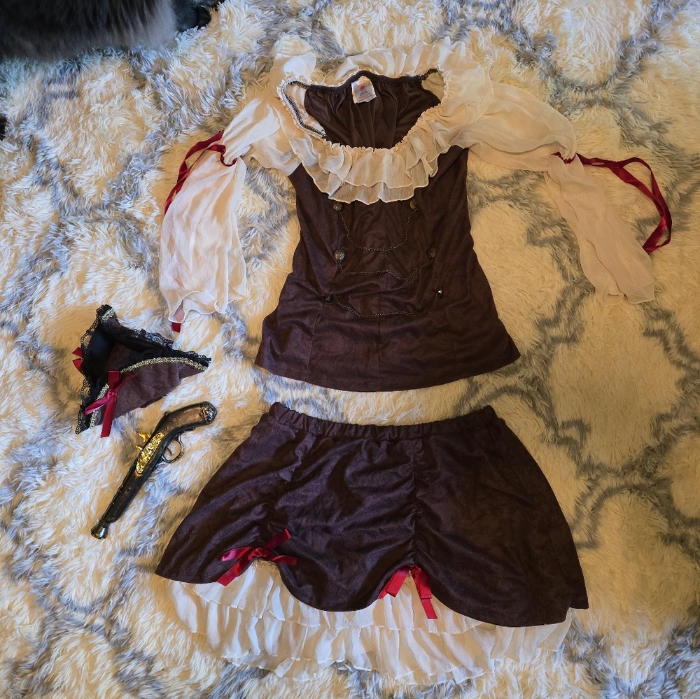 Pirate Womans Costume - Brown and White